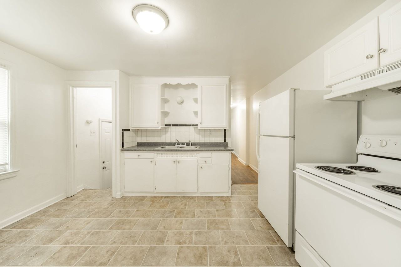 4326 Crittenden Ave #4326 - Photo 6 of 18