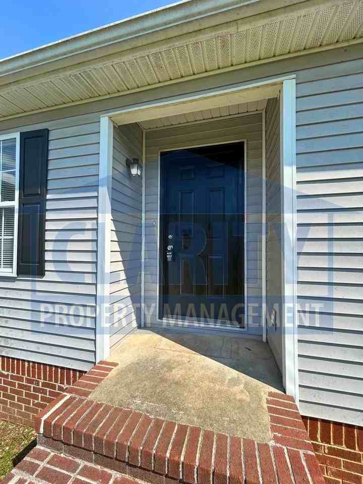 129 Brooke Ln Ne - Photo 2 of 17