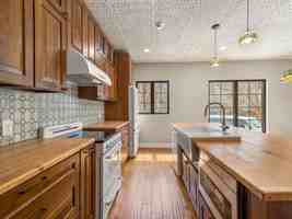 featured image of 400 N 9th St