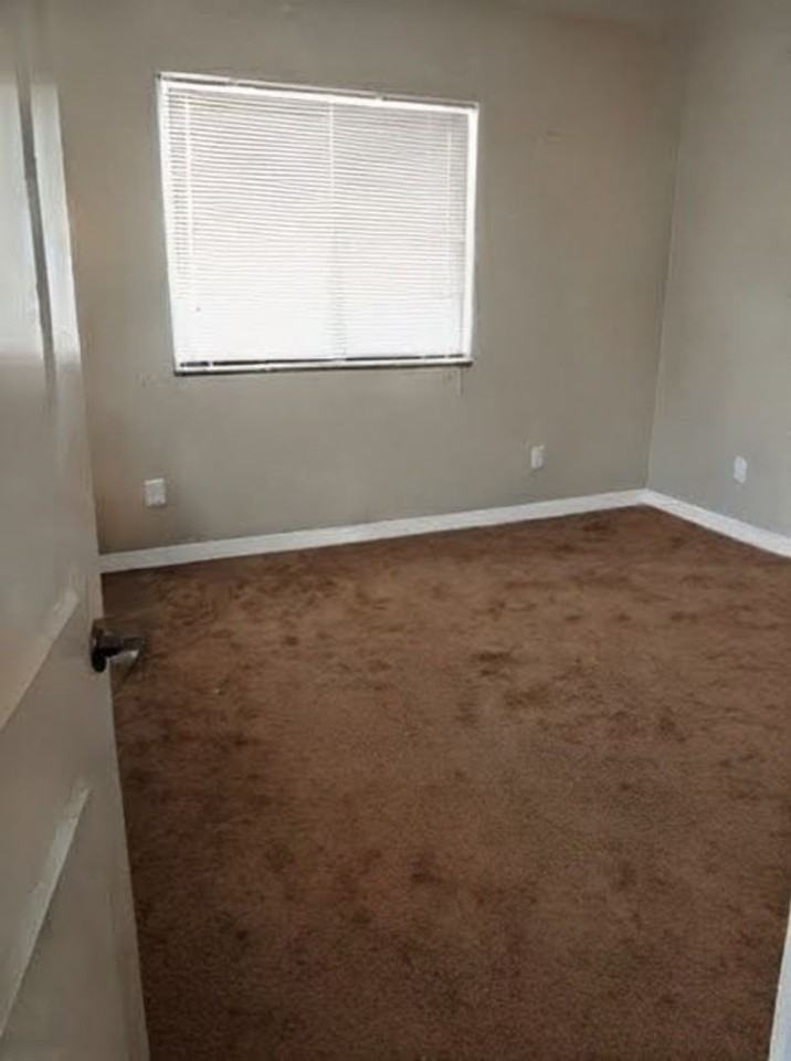 1631 Iron St - Photo 5 of 10