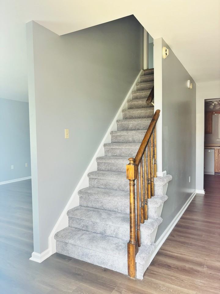 111 Diminish Dr - Photo 3 of 10