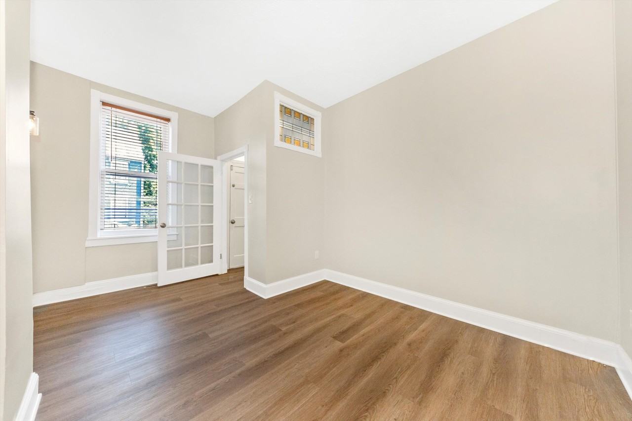 112 W All Saints St #114 - Photo 4 of 10