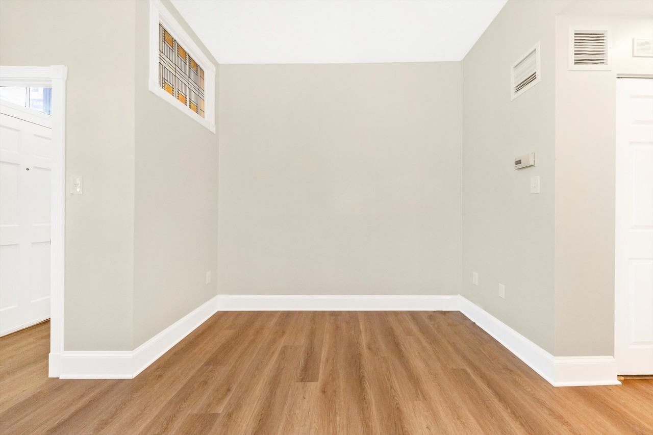 112 W All Saints St #114 - Photo 5 of 10