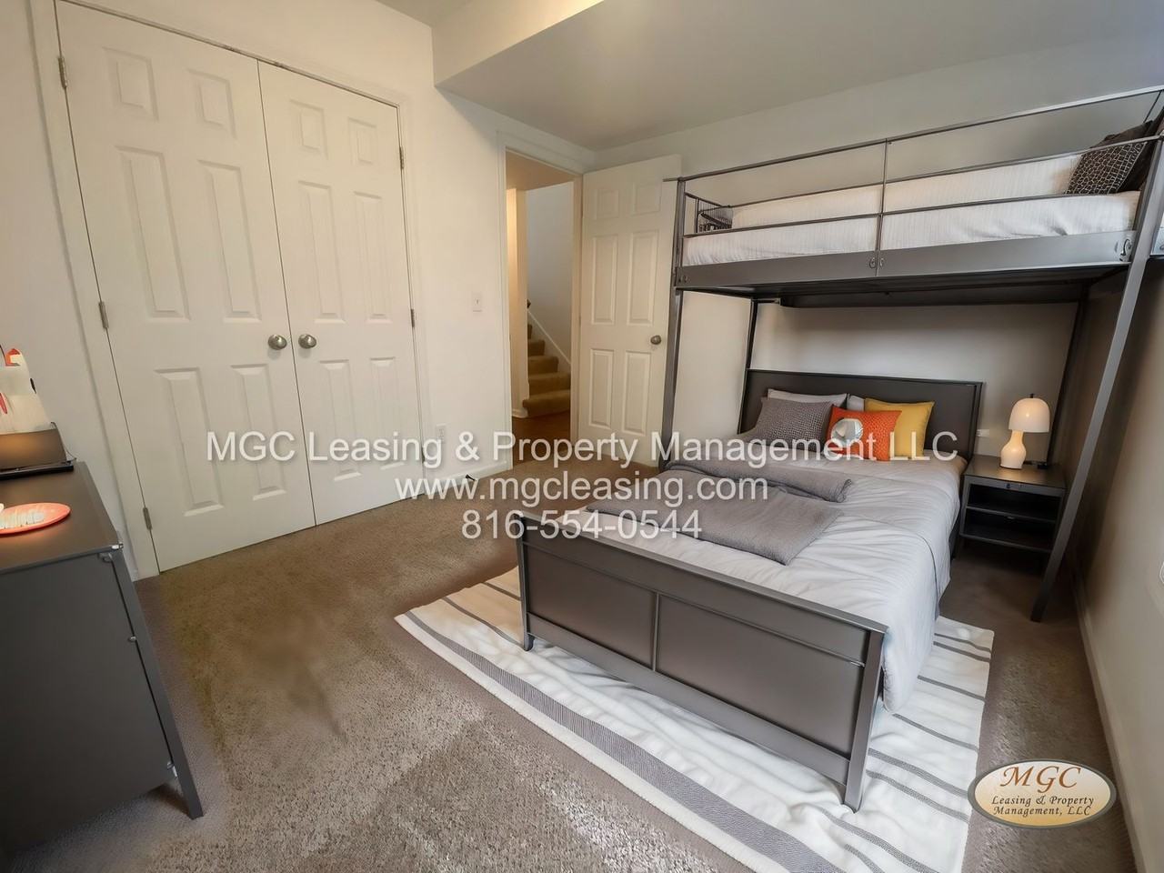 5808-5810 NE 42nd St - Photo 6 of 16