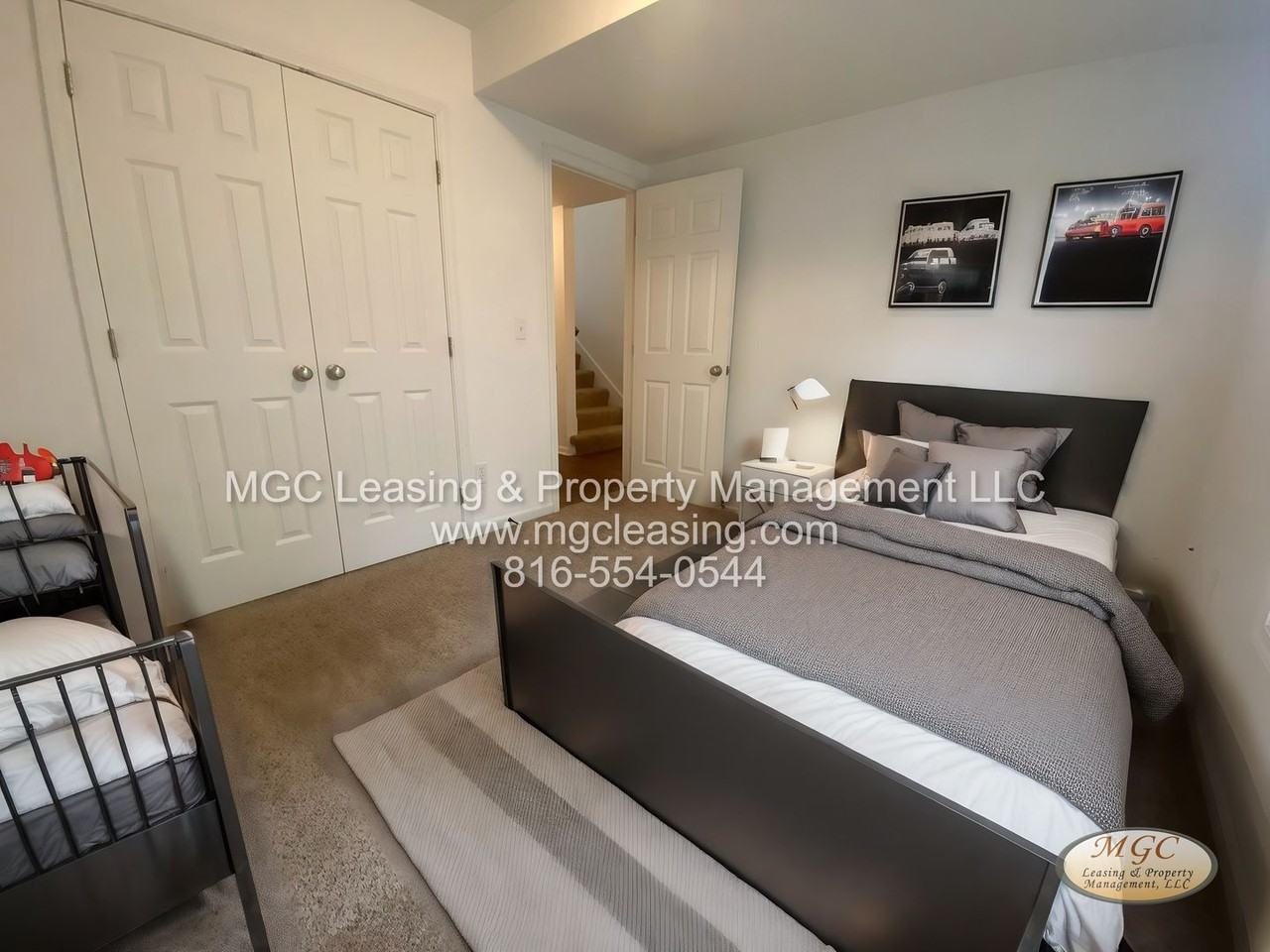5808-5810 NE 42nd St - Photo 7 of 16