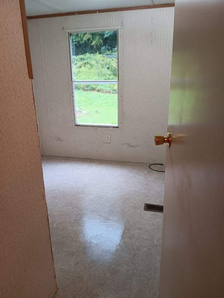 169 Tanglewood Dr #1 - Photo 3 of 10