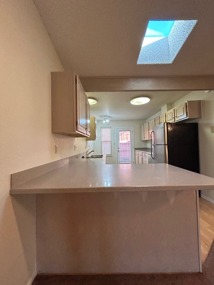 1331 E Parkway Dr #1 - Photo 4 of 16