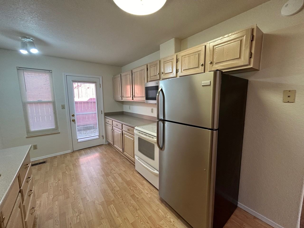 1331 E Parkway Dr #1 - Photo 6 of 16