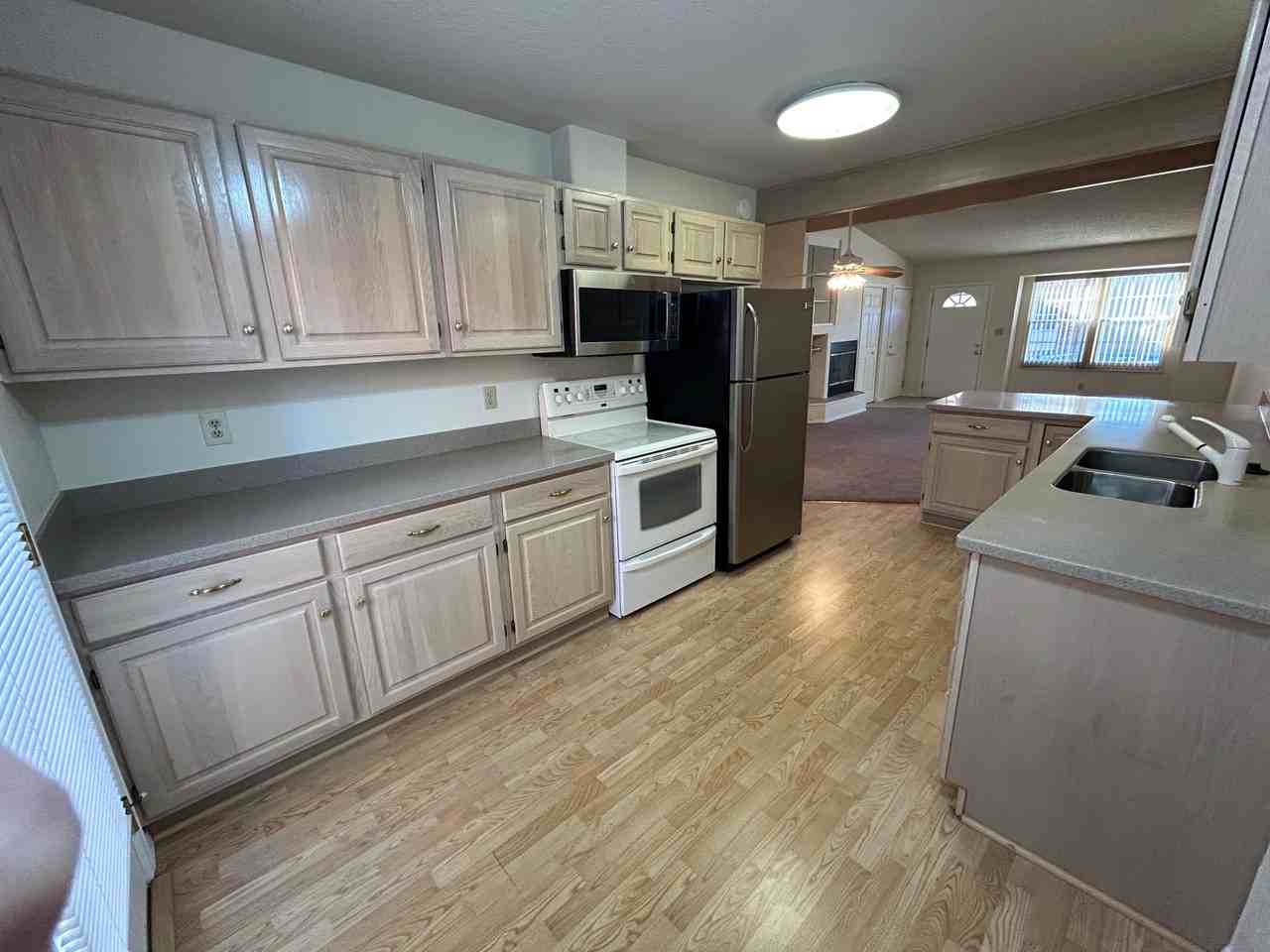 1331 E Parkway Dr #1 - Photo 7 of 16