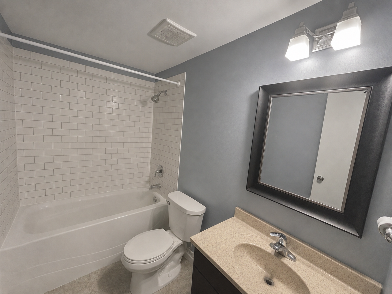 325 11-325 Erb Street West #11 - Photo 5 of 11