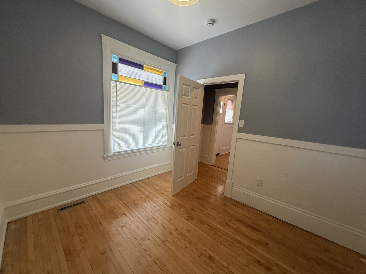 690 Lowry Ave Ne #1 - Photo 5 of 7