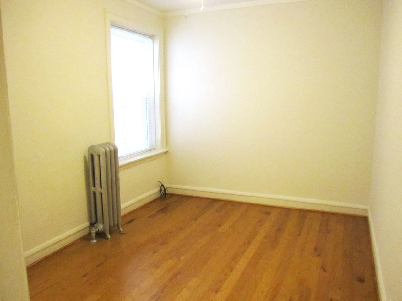 Winthrop Manor - Photo 2 of 4