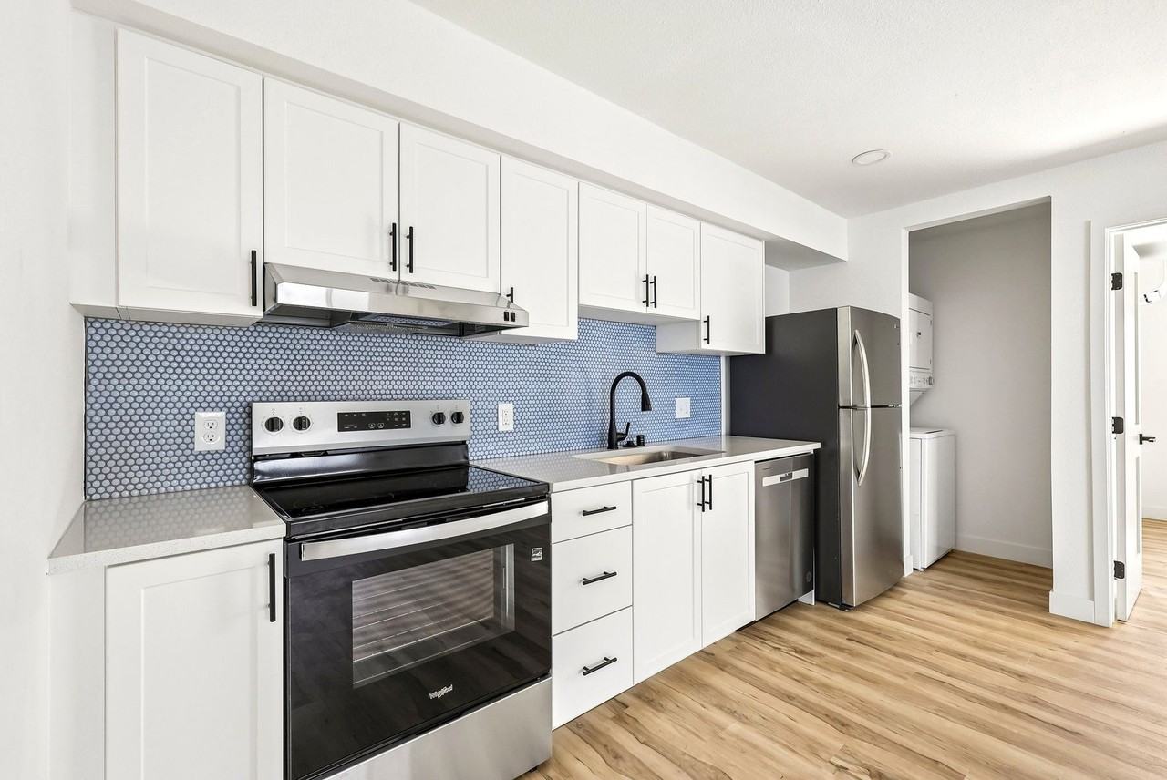 The Crest |NEWLY Renovated Studios, Lofts, 1, 2 & 3 Bedroom Homes Near the Beach - Photo 2 of 50
