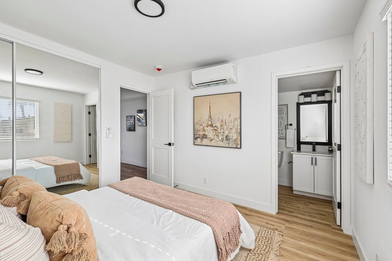 The Crest |NEWLY Renovated Studios, Lofts, 1, 2 & 3 Bedroom Homes Near the Beach - Photo 4 of 50