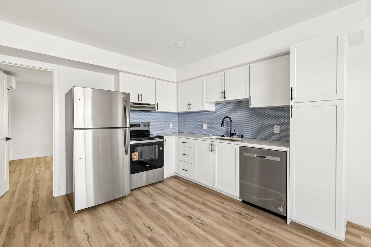 The Crest |NEWLY Renovated Studios, Lofts, 1, 2 & 3 Bedroom Homes Near the Beach - Photo 6 of 50