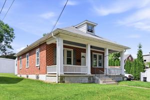featured image of 121 Sharpless St