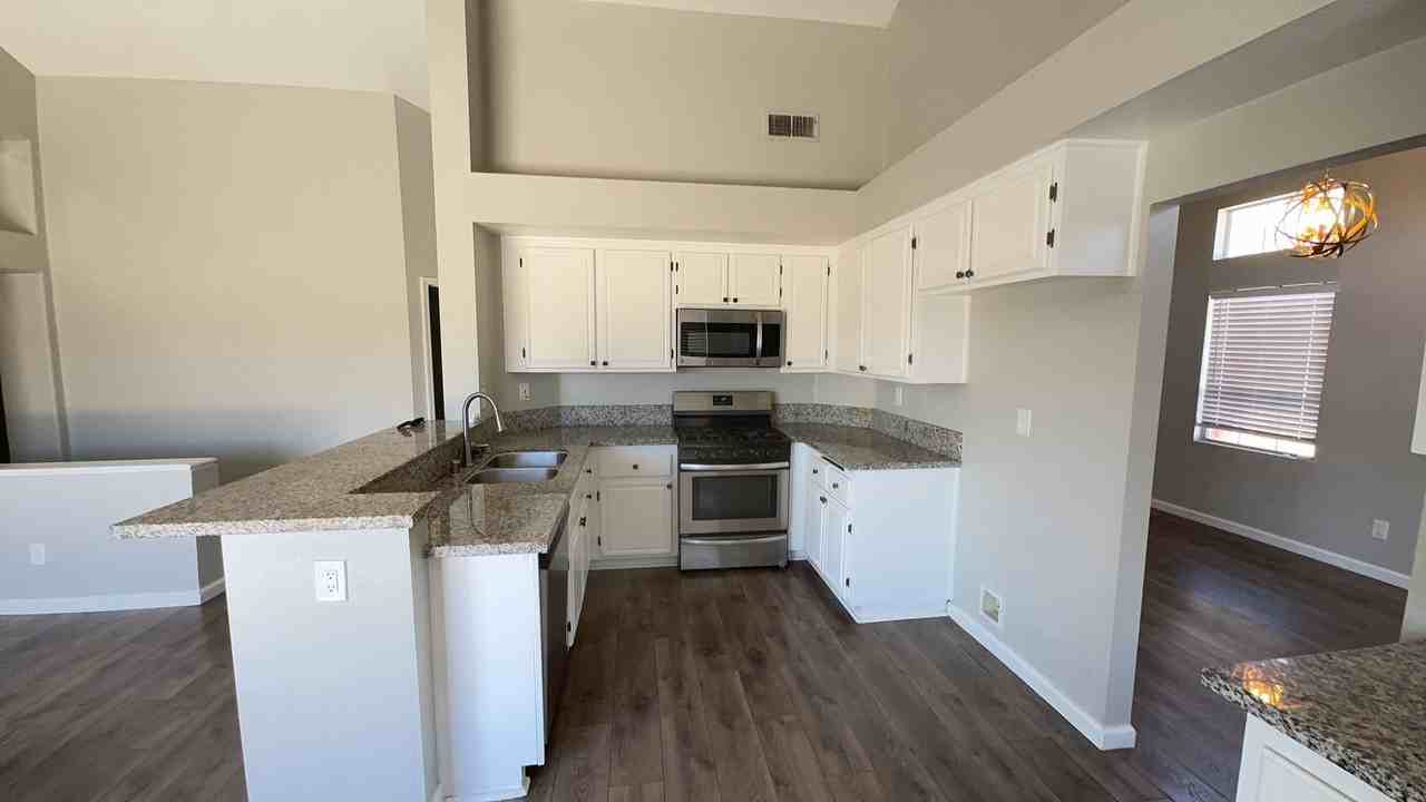 28870 Somme Ct - Photo 3 of 11