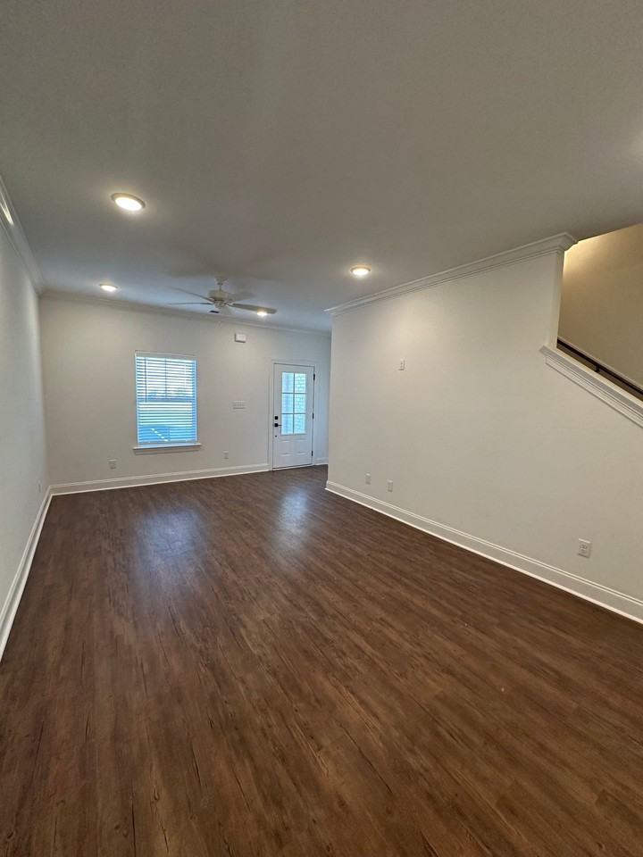 636 Cottage Grove Cir #1 - Photo 3 of 19