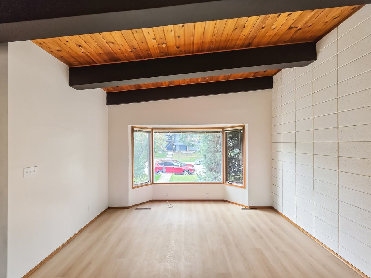 612 56 Ave Sw - Photo 4 of 26