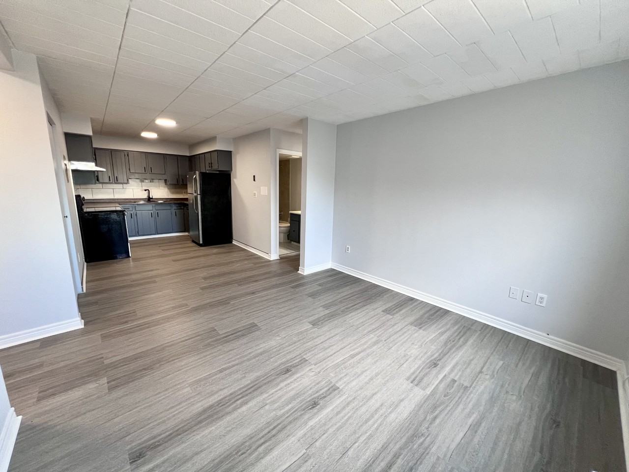 180 Tecumseh Rd E #10 - Photo 2 of 12