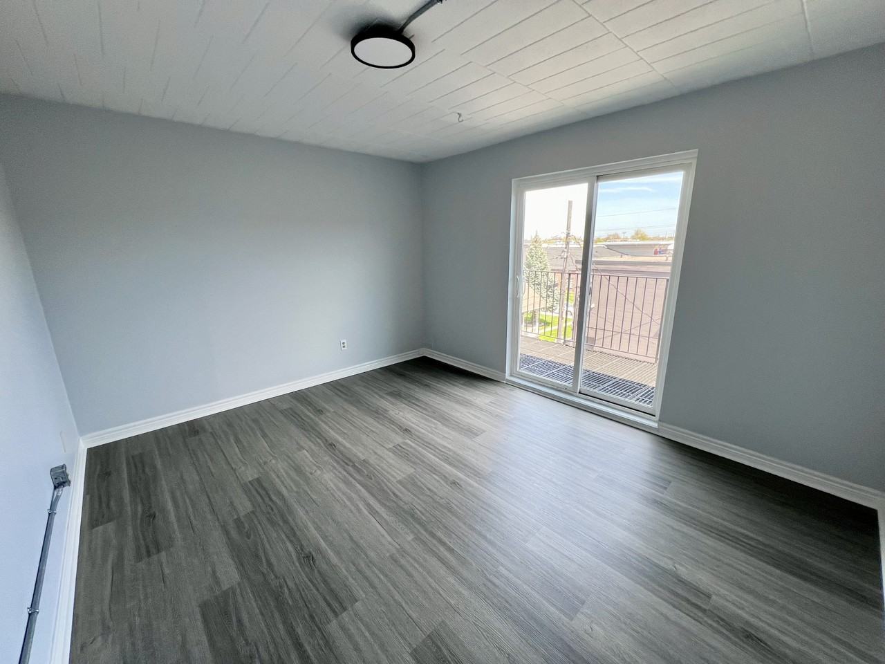 180 Tecumseh Rd E #10 - Photo 7 of 12