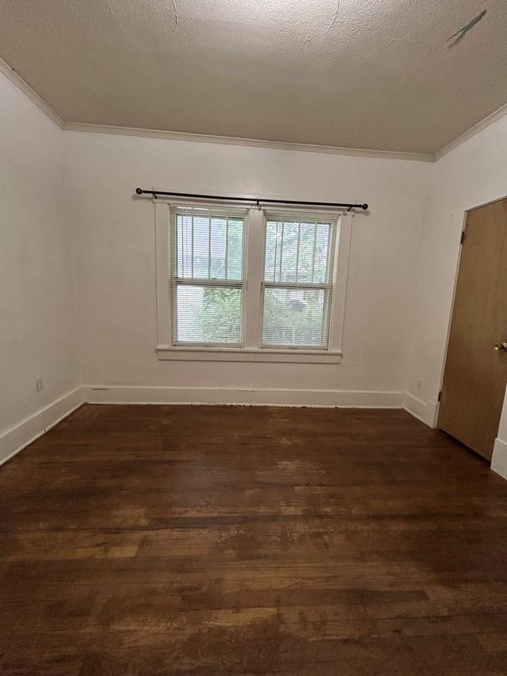 201 W Madison St - Photo 5 of 16