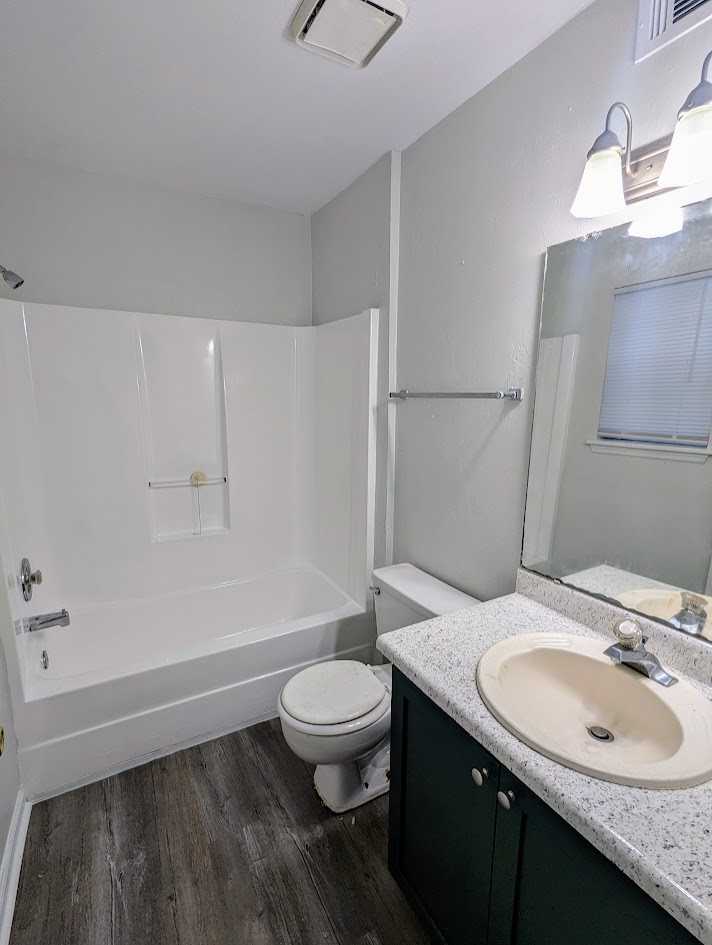 2350 Horne AvenueApt 3 #3 - Photo 2 of 9