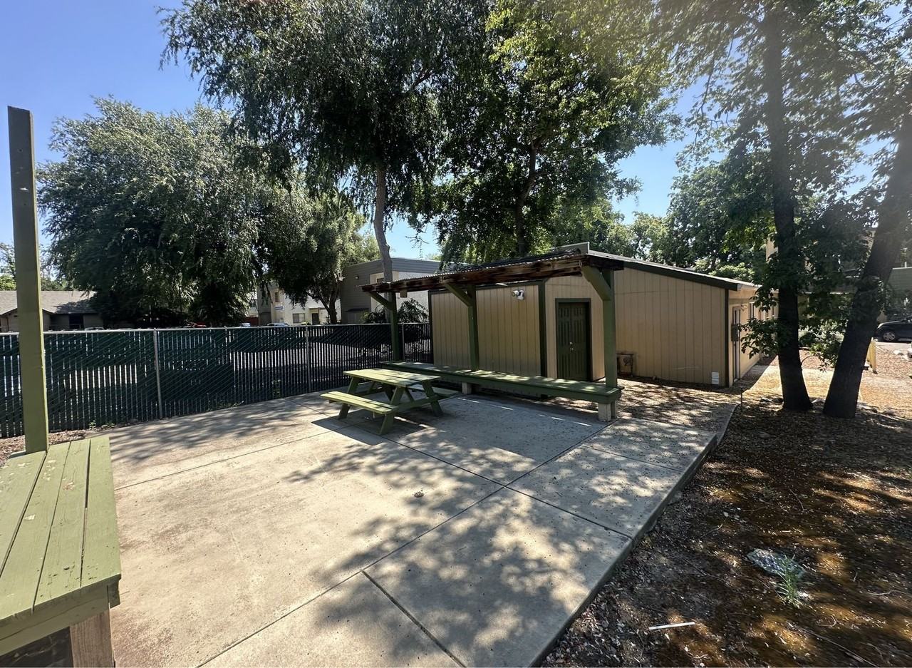 703 W 2nd Avenue B - D, Chico - Photo 6 of 17