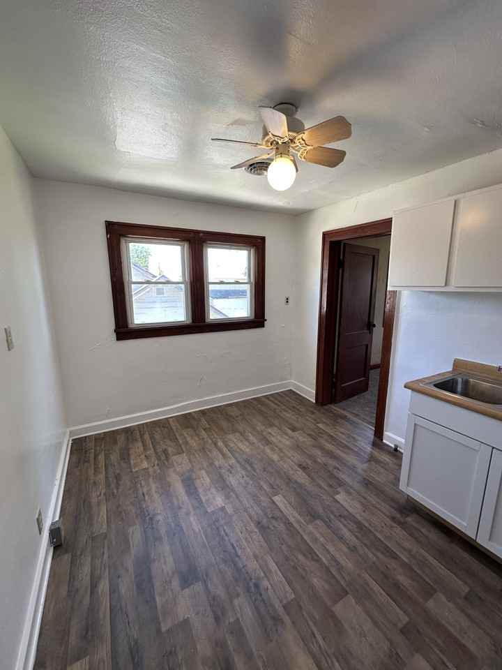 2940 Pitt St #4 - Photo 4 of 8