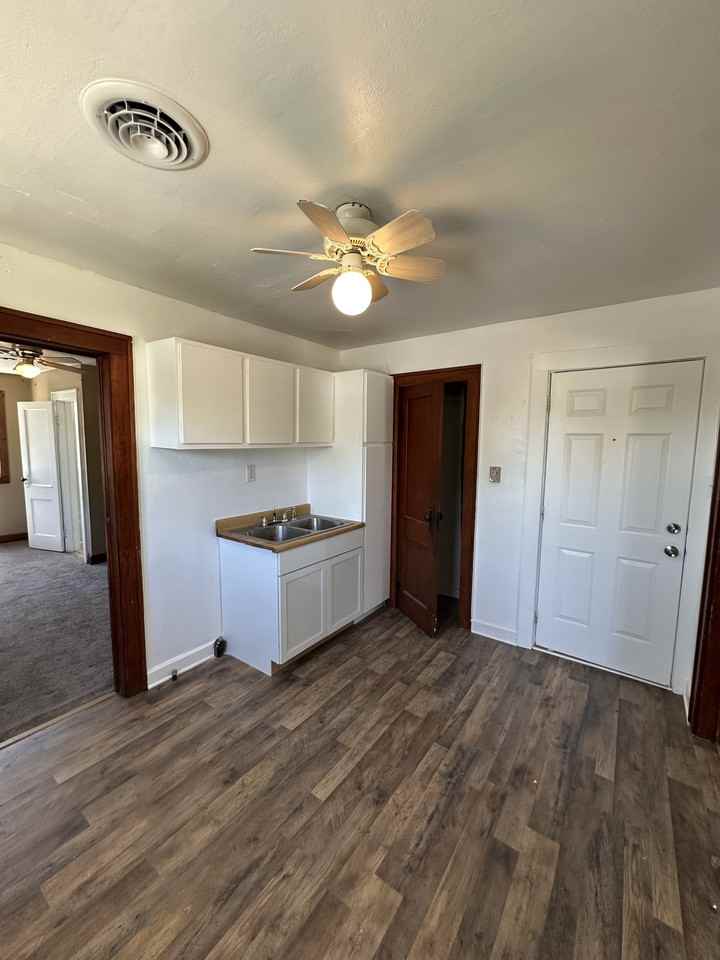 2940 Pitt St #4 - Photo 5 of 8