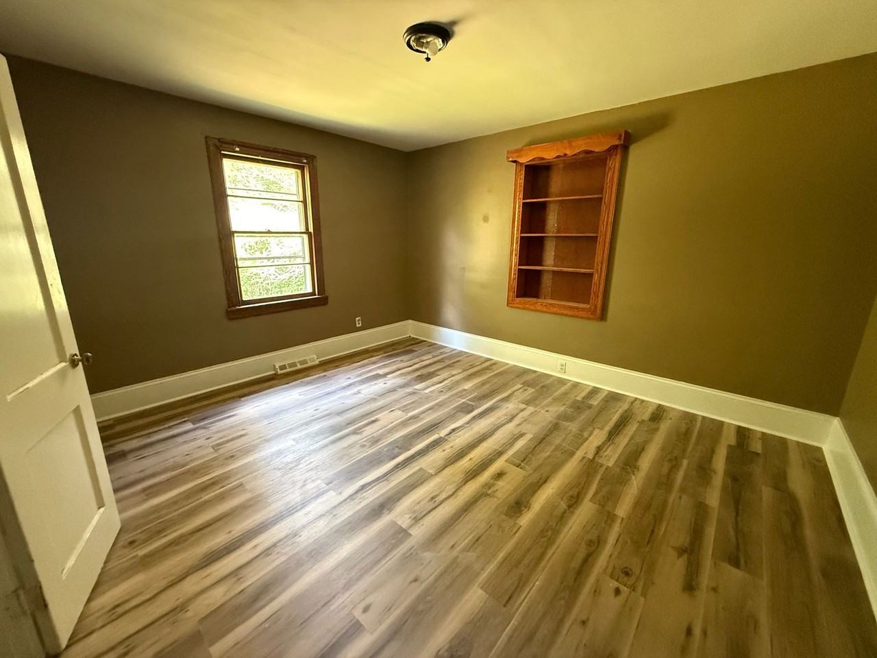 1107 Woodrow St S - Photo 3 of 4
