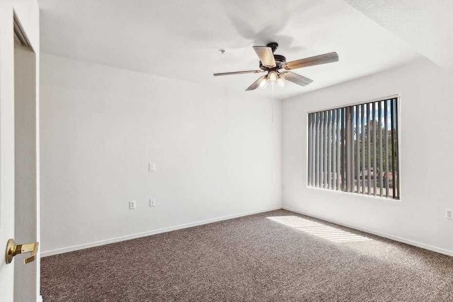 3150 Harrison St - Photo 6 of 30