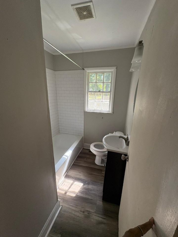 4322 Fairfax Dr #1 - Photo 6 of 13