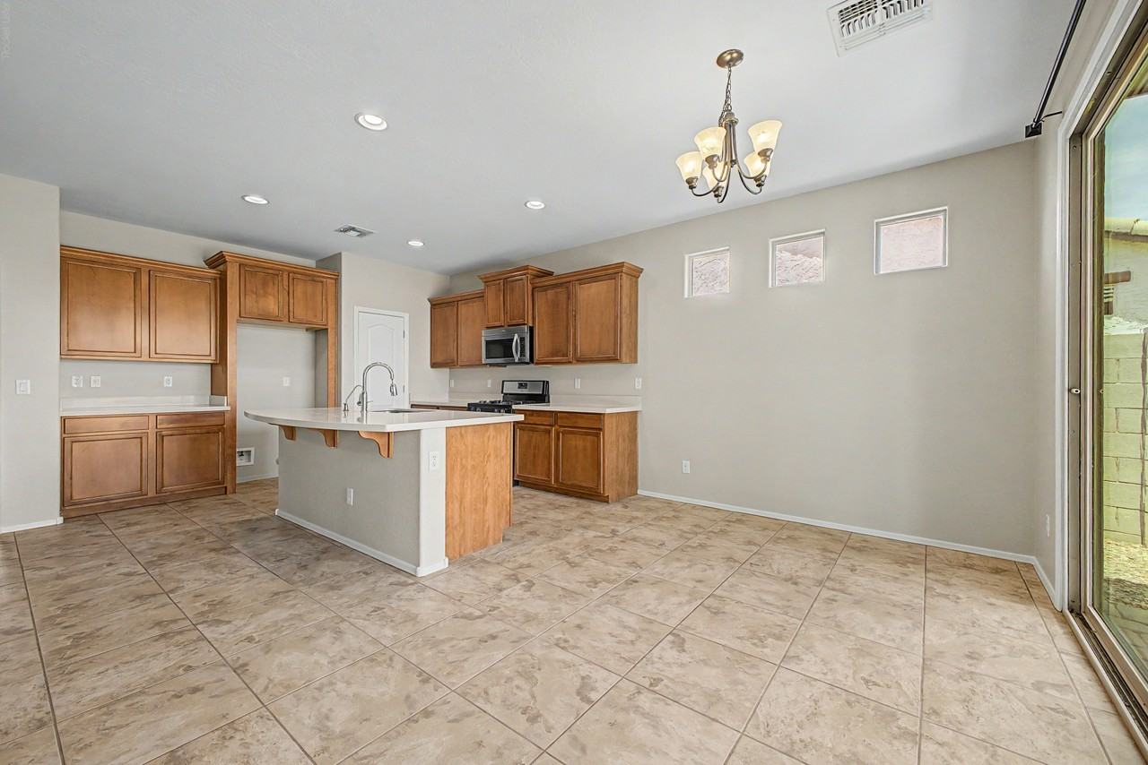 319 S 197th Ave #1 - Photo 7 of 31