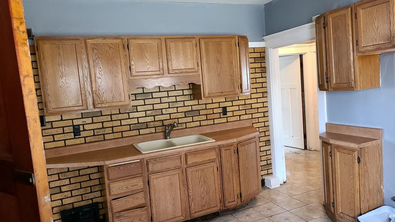 2631 N 49th St #2 - Photo 6 of 11
