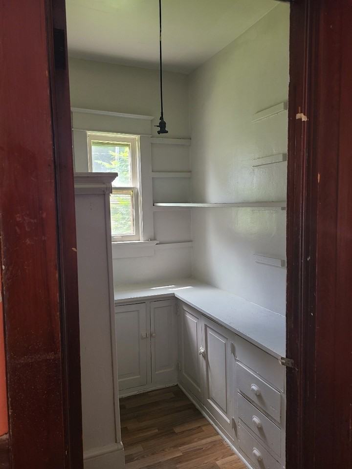 2445 N 45th St Uppr - Photo 4 of 15