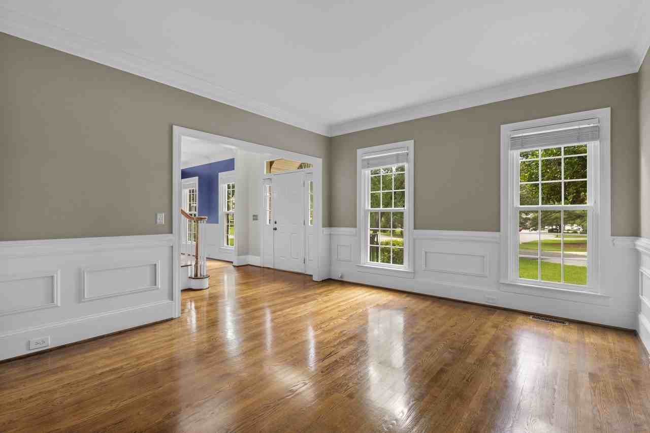 101 Hollingwood Dr #1 - Photo 6 of 35