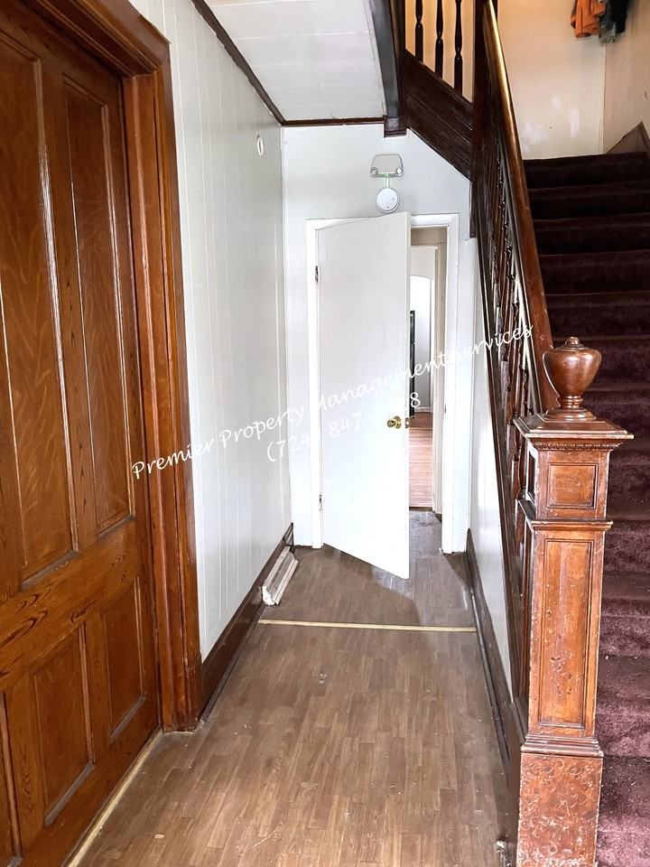536 Glenwood Ave #1 - Photo 2 of 14