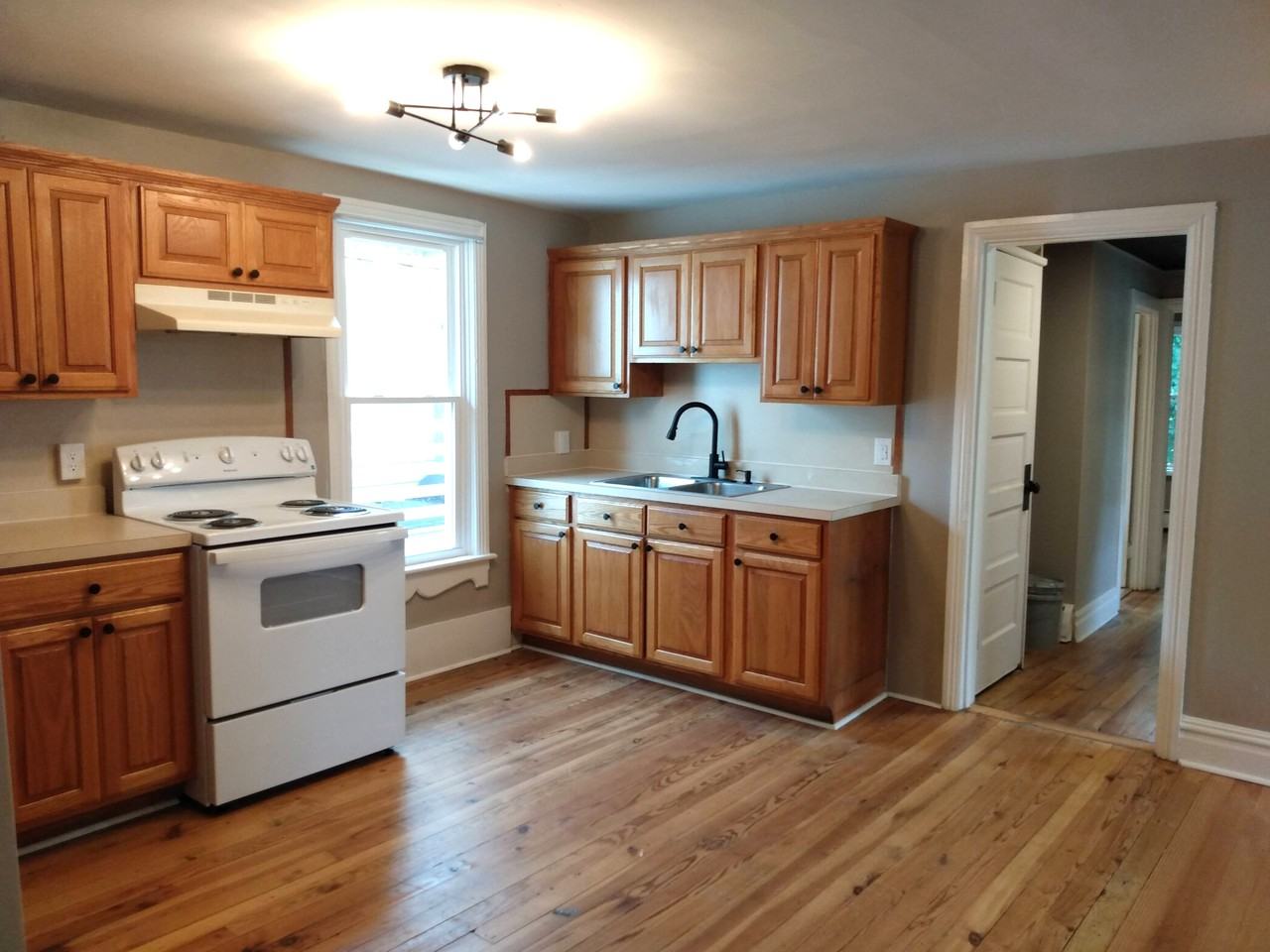 462 N Franklin St #2 - Photo 3 of 18