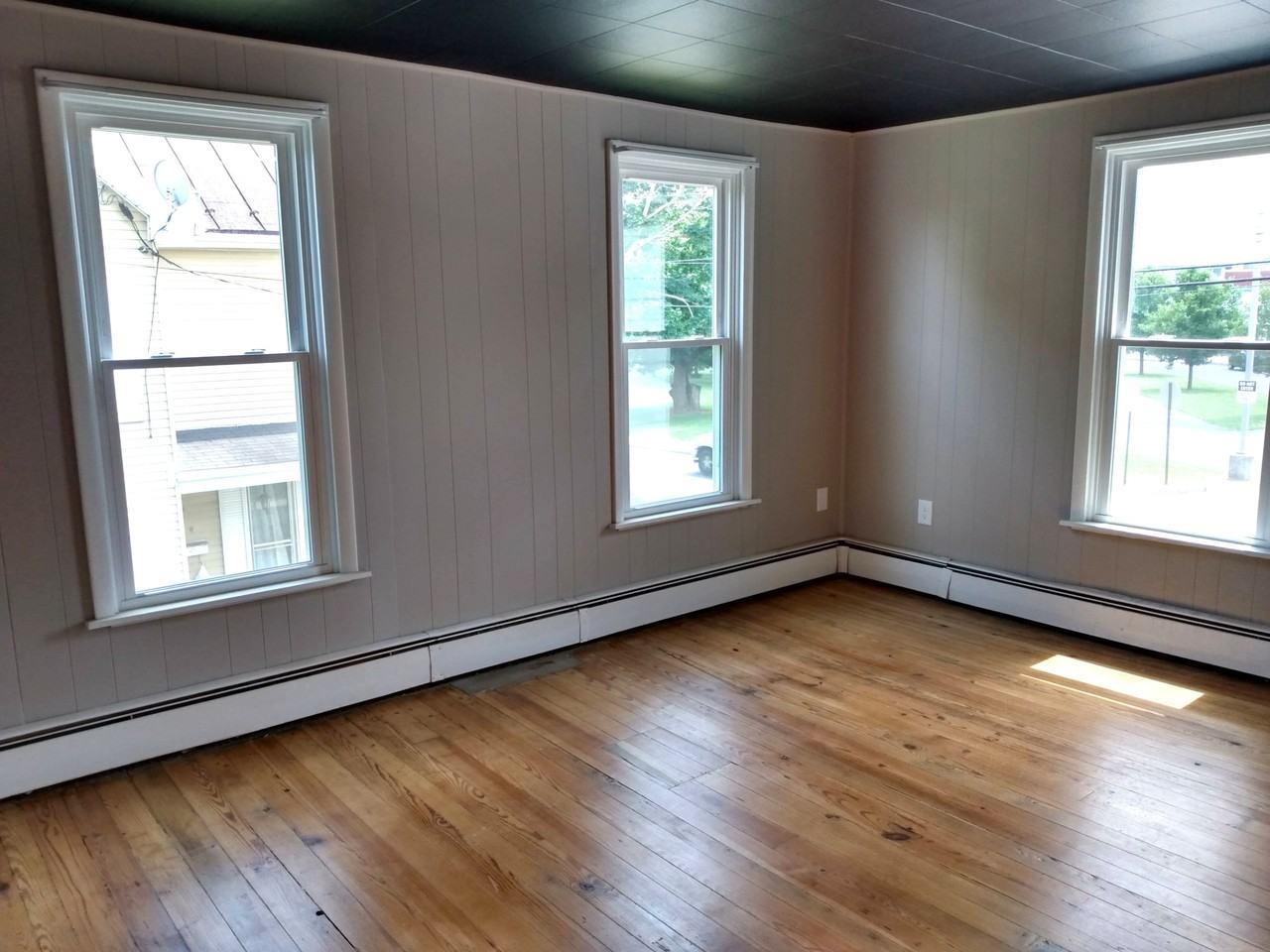 462 N Franklin St #2 - Photo 4 of 18