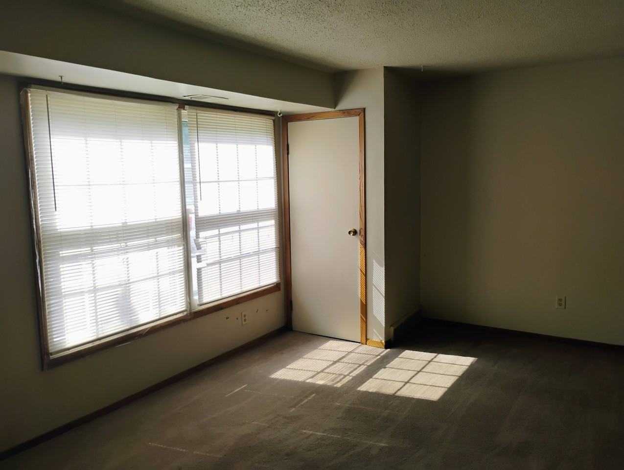 2560 Ivy Hill Ln Apt A #1 - Photo 3 of 11