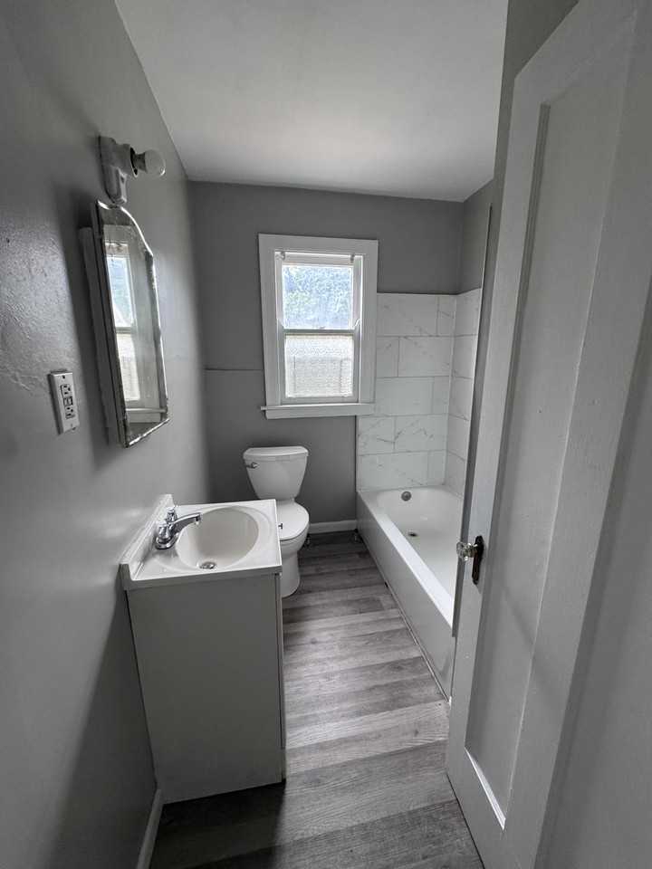 3872 Vine St #3 - Photo 4 of 5