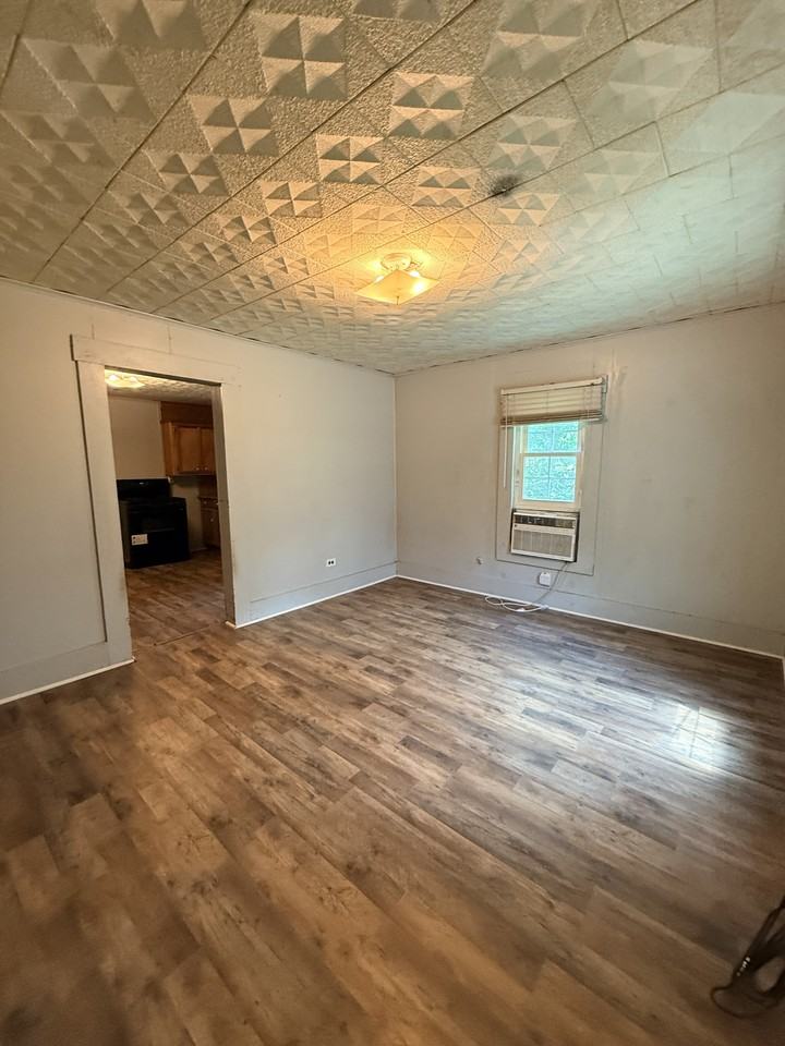 817 Lubbock St #1 - Photo 2 of 9