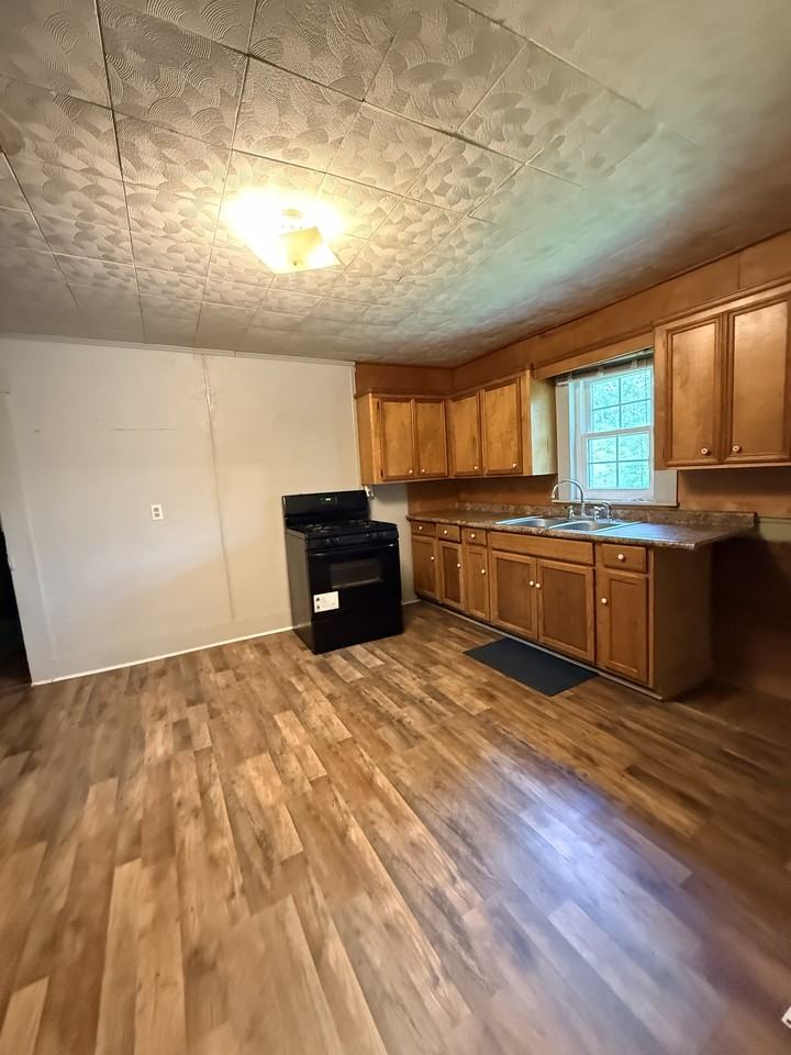 817 Lubbock St #1 - Photo 3 of 9