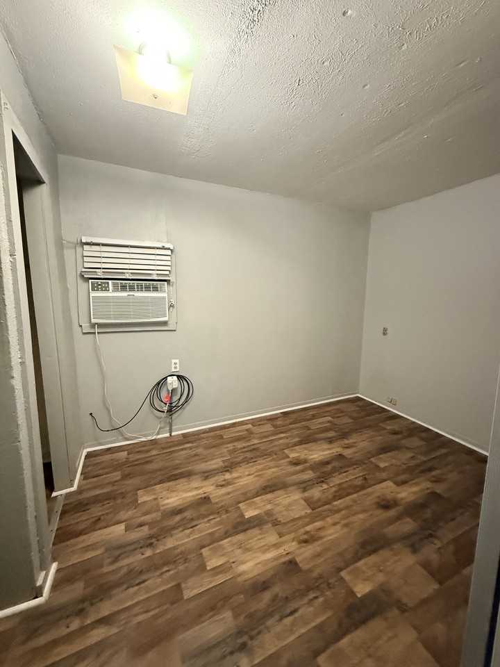 817 Lubbock St #1 - Photo 6 of 9