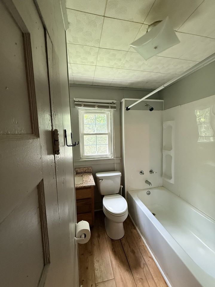 817 Lubbock St #1 - Photo 7 of 9