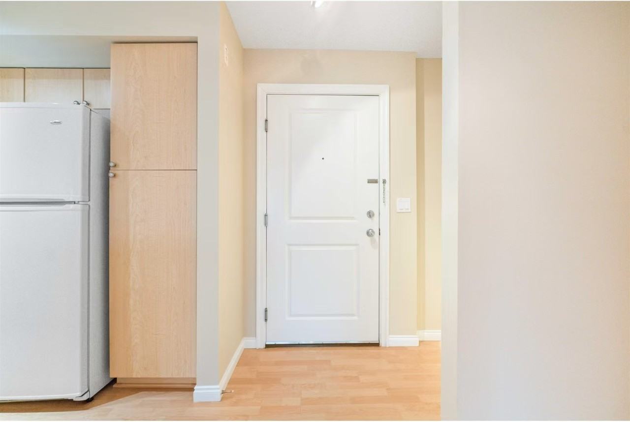 2151 151a St #304 - Photo 7 of 10