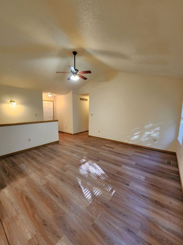 3402 Se Golden Ave - Photo 4 of 23