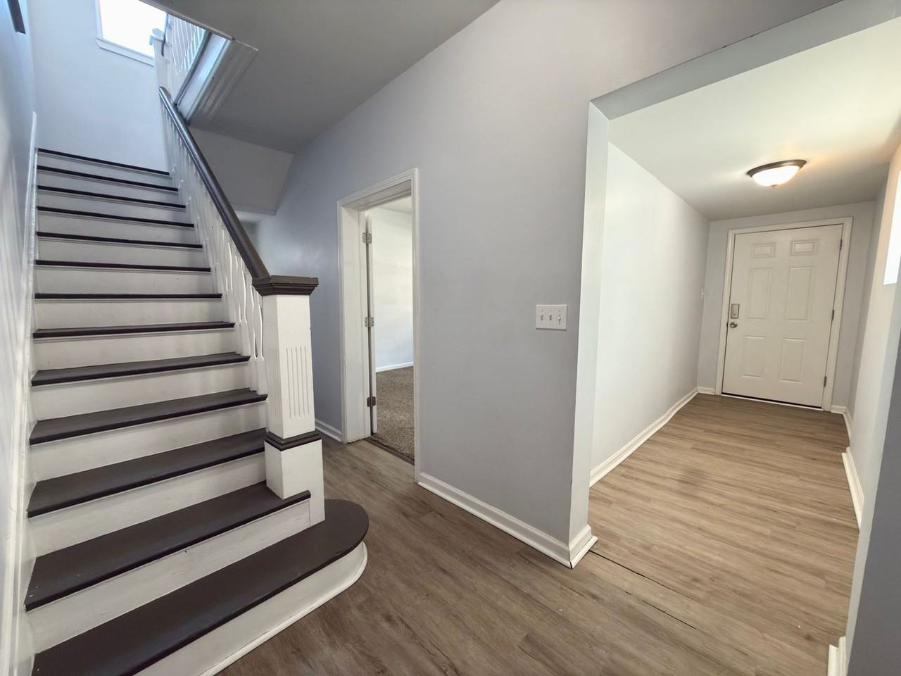 5135 Globe Ave - Photo 3 of 21