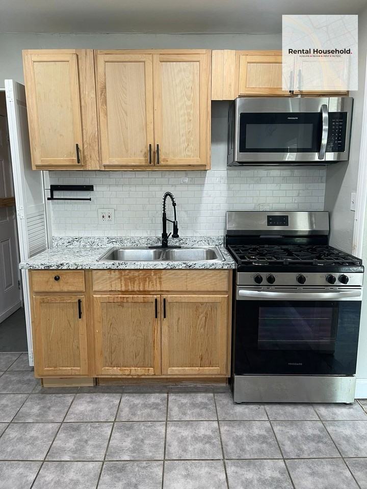 18503 Riopelle St - Photo 4 of 18